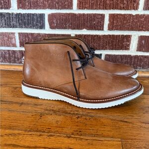 Johnston & Murphy Tan Leather Chukka Boots
